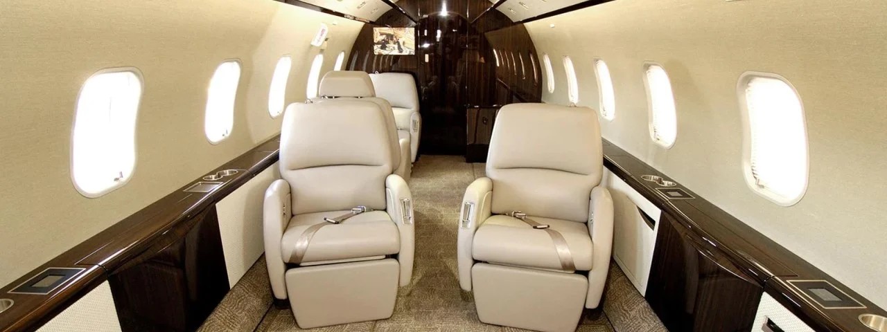 BOMBARDIER CHALLENGER 300